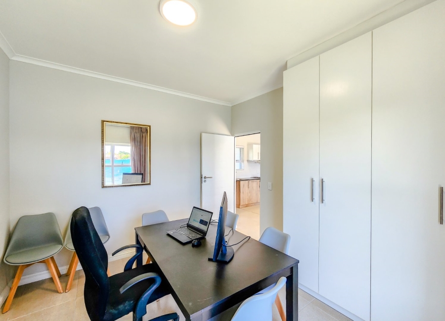 1 Bedroom Property for Sale in Bellair Western Cape